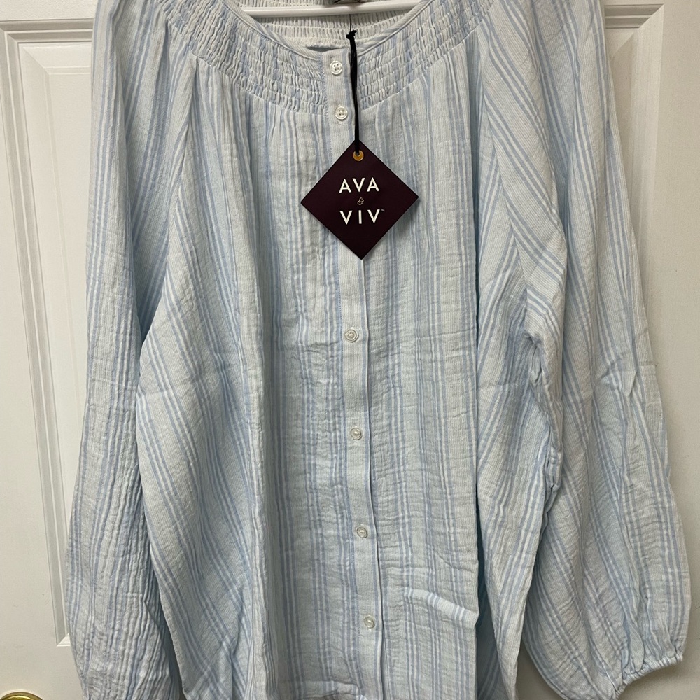 Women’s long sleeve button up blouse